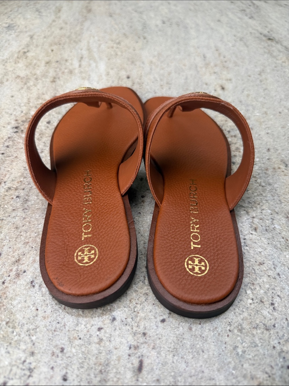 NEW Tory Burch - Thong Welt Tumbled Leather Sandal Aged Carmello brown - Picture 2 of 4